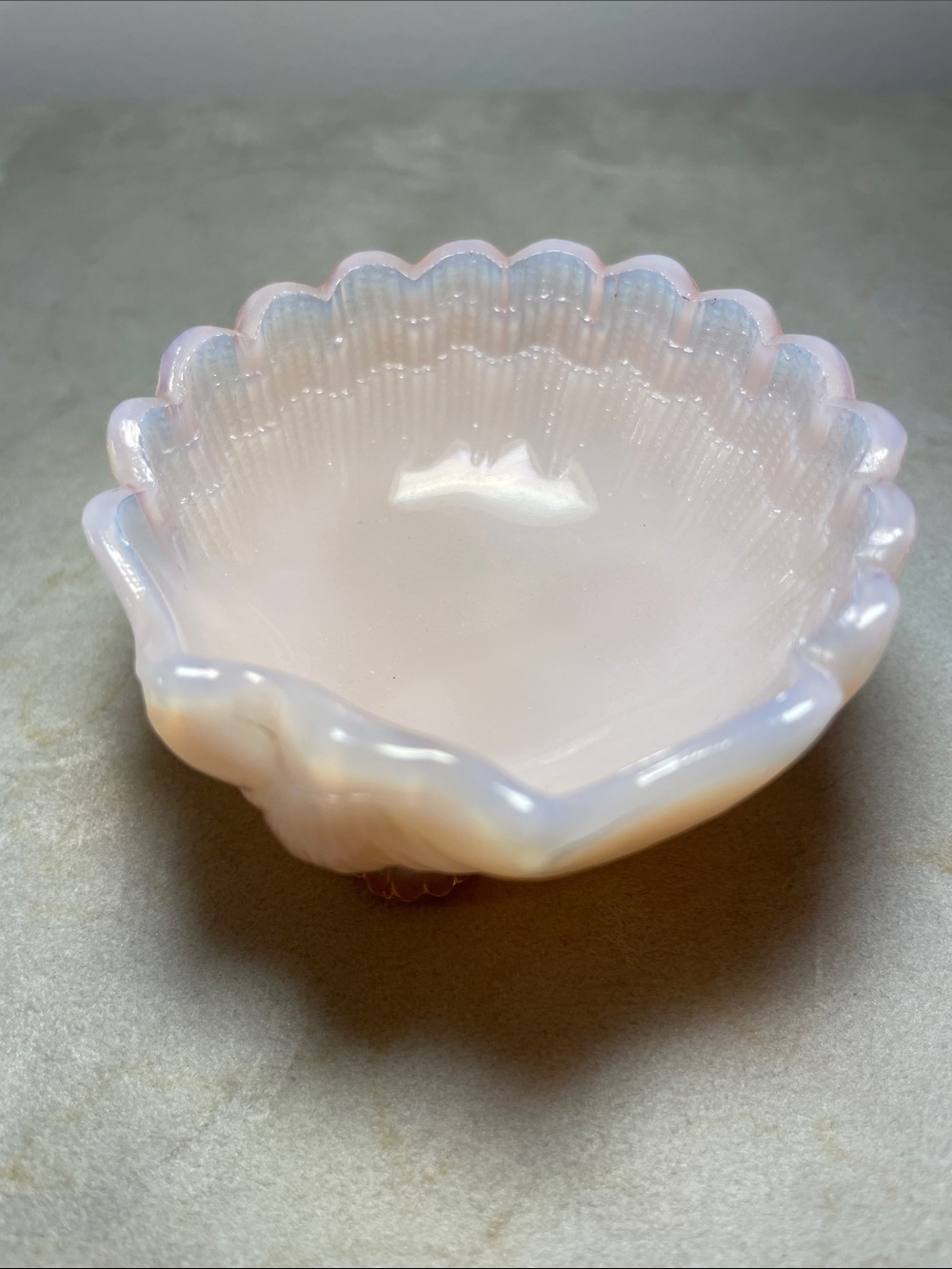 Caprice Shell Trinket Nut Dish Vintage Crown Tuscan Pink Cambridge Glass 2.75” W